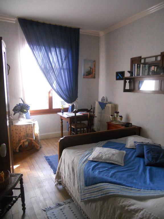 Chambres D'Hotes Des 3 Rois Verdun-sur-Meuse Rom bilde